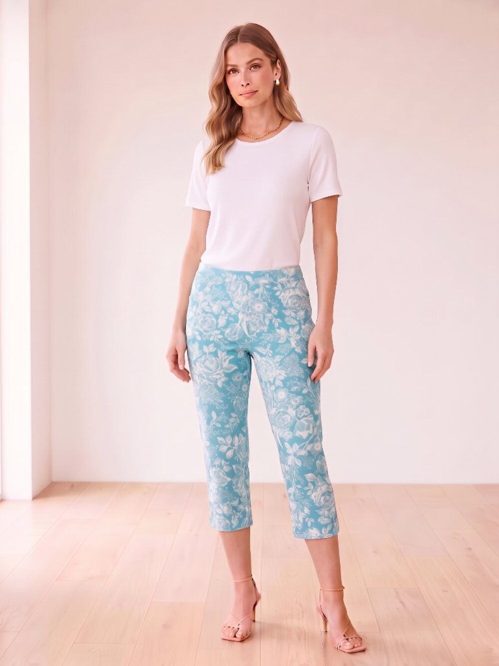 Isaac Mizrahi NEW w/o tags 24/7 Pants - Sz. 14 Capri - Blue & White Floral